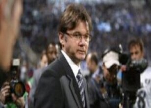 Hiddink'in yerine Troussier